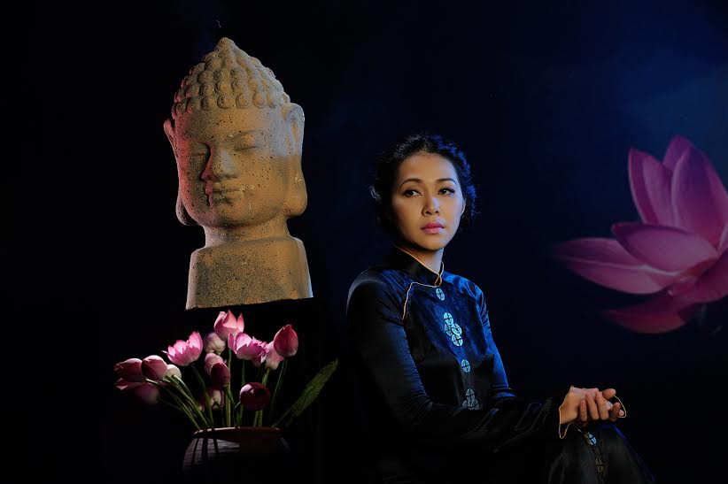 Bộ[-]ảnh[-]Đinh[-]Y[-]Nhung[-]huyền[-]bí[-]trước[-]cõi[-]thiền